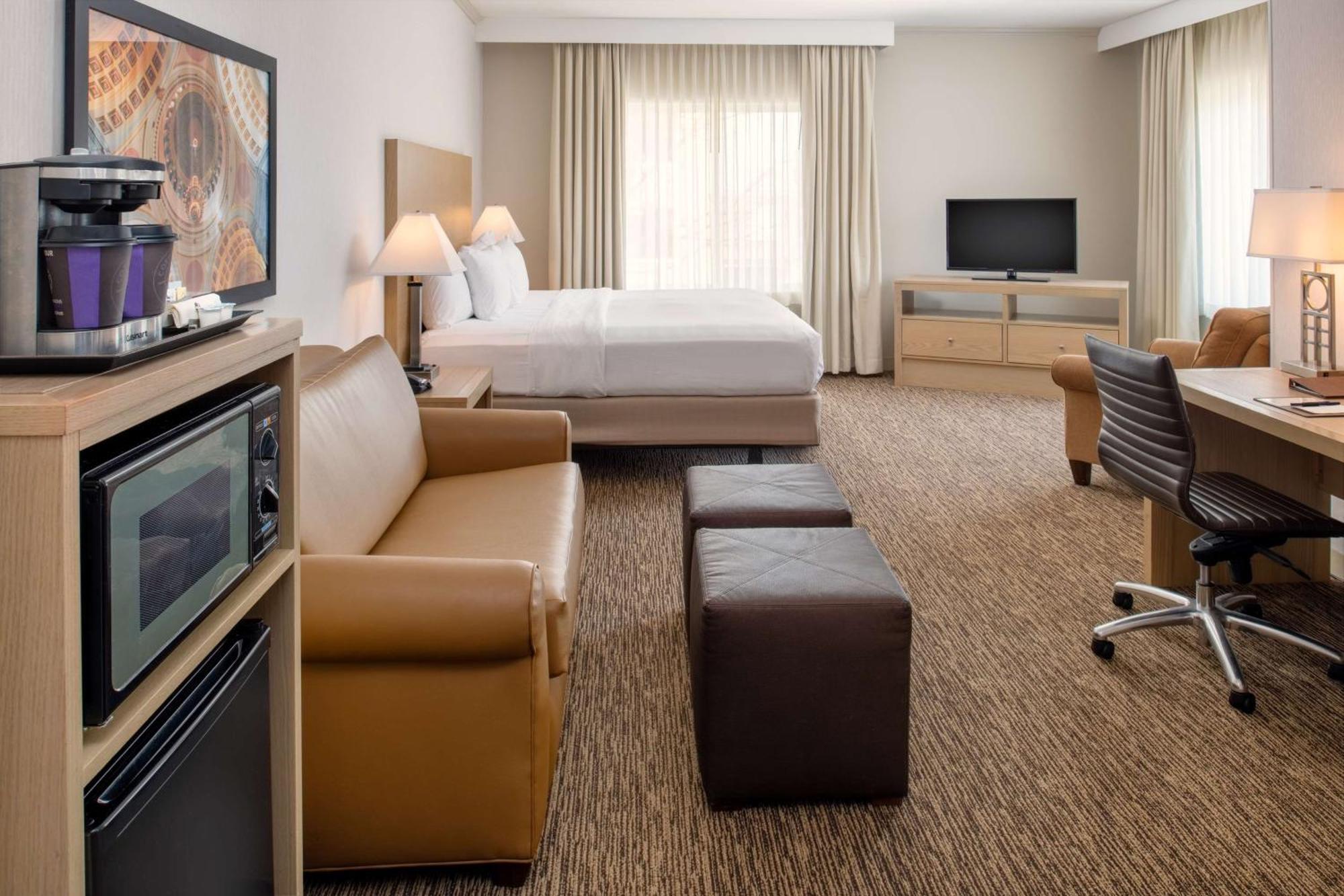 Hotel Doubletree By Hilton Olympia Exterior foto