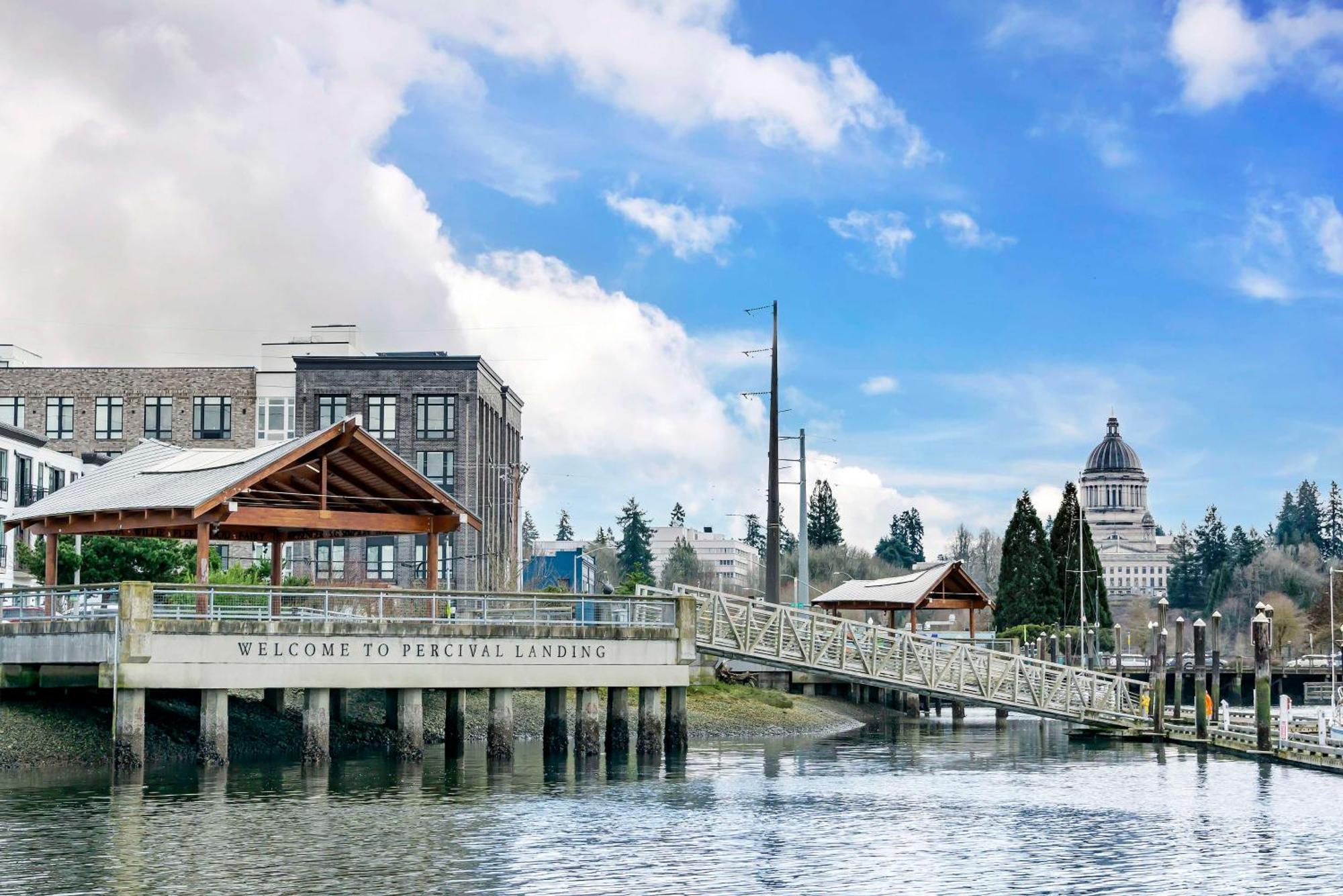 Hotel Doubletree By Hilton Olympia Exterior foto